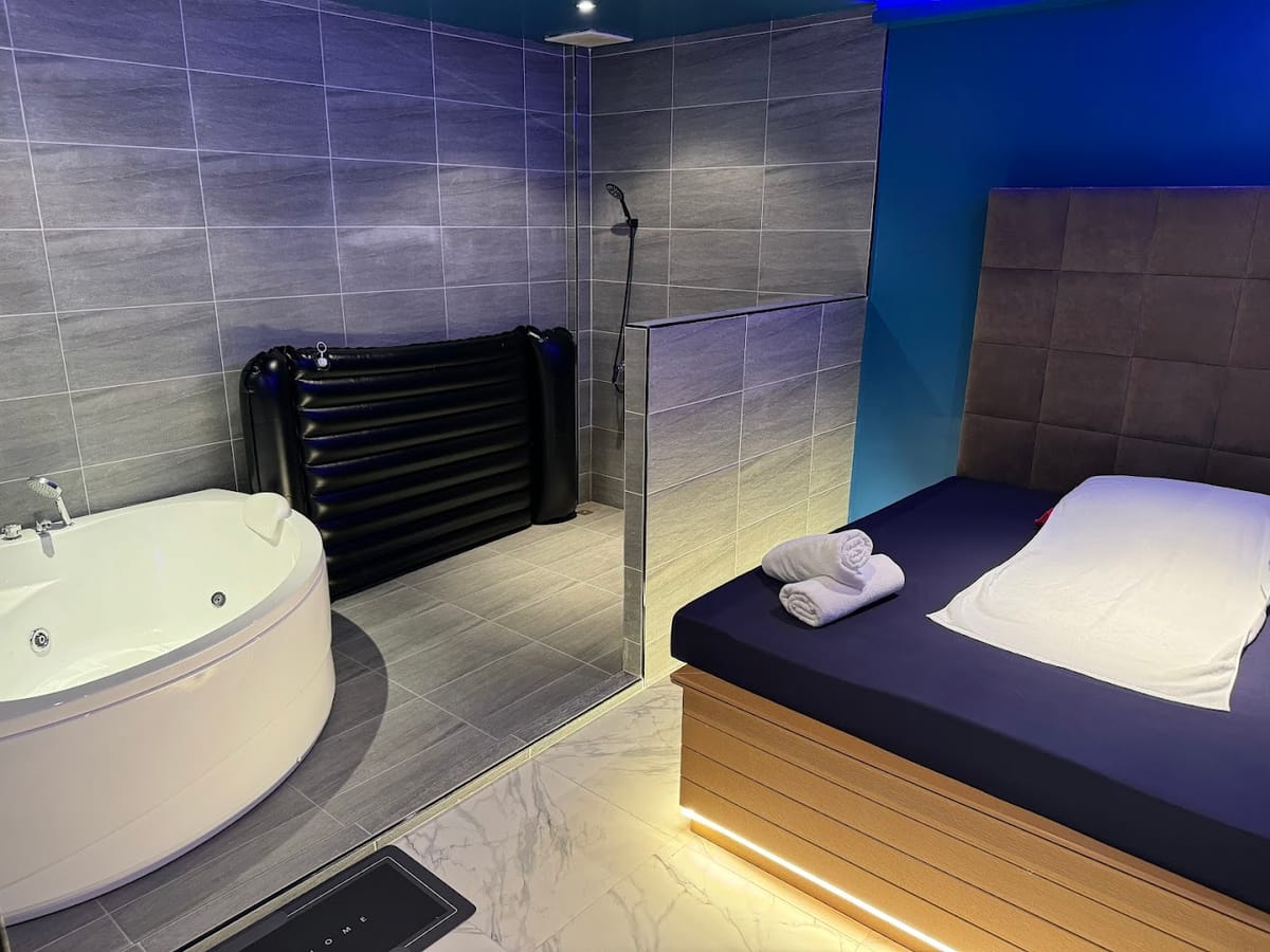 Cube Massage — Nuru & Body to Body Massage interior photo 5 in Bangkok