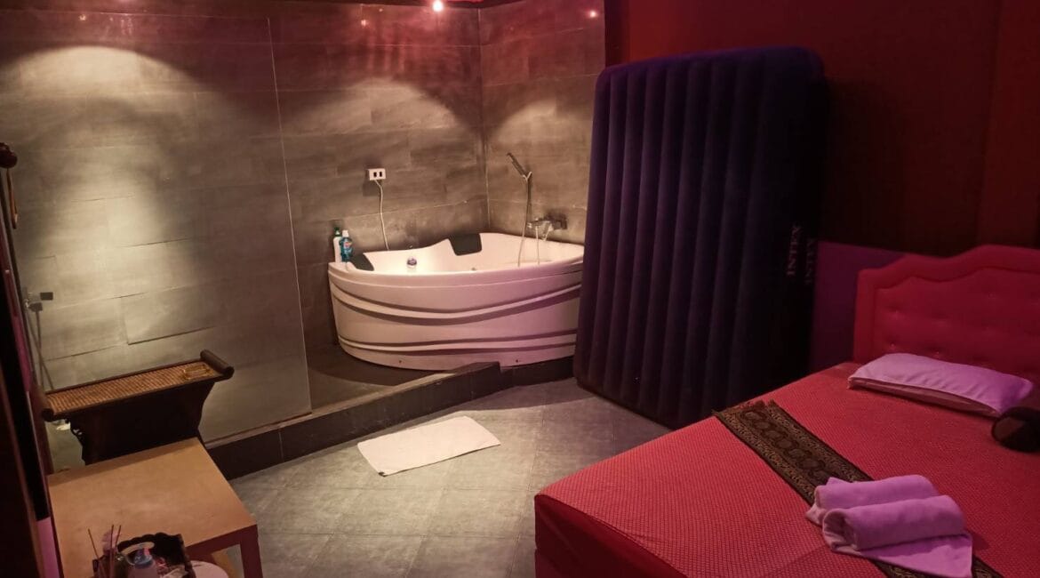 Dream Heaven Massage Soi 26 — Nuru & Body to Body Massage interior photo 5 in Bangkok