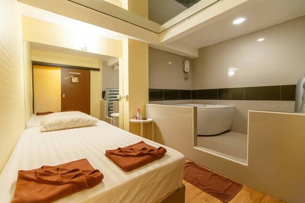 Mango Massage — Nuru & Body to Body Massage interior photo 4 in Bangkok
